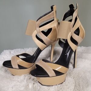 Chic Tan Strappy Heels